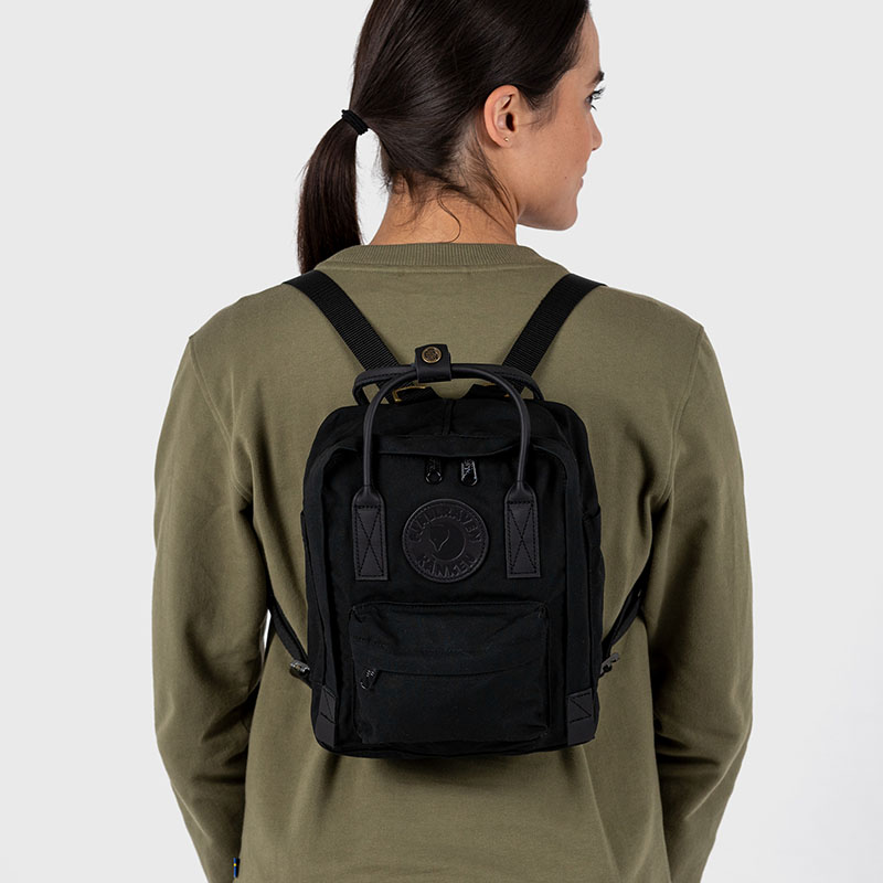 Fjallraven 北極狐 Kanken No.2 Mini 純黑特別版 背包 迷你後背包 空肯包 24261