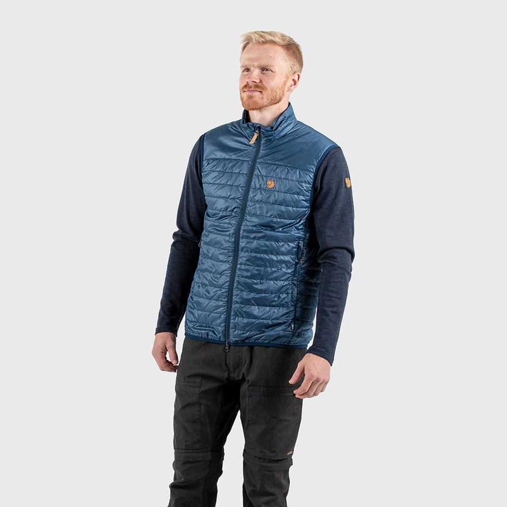 Fjallraven 北極狐 Abisko Padded Vest 男款化纖背心 黑 83775