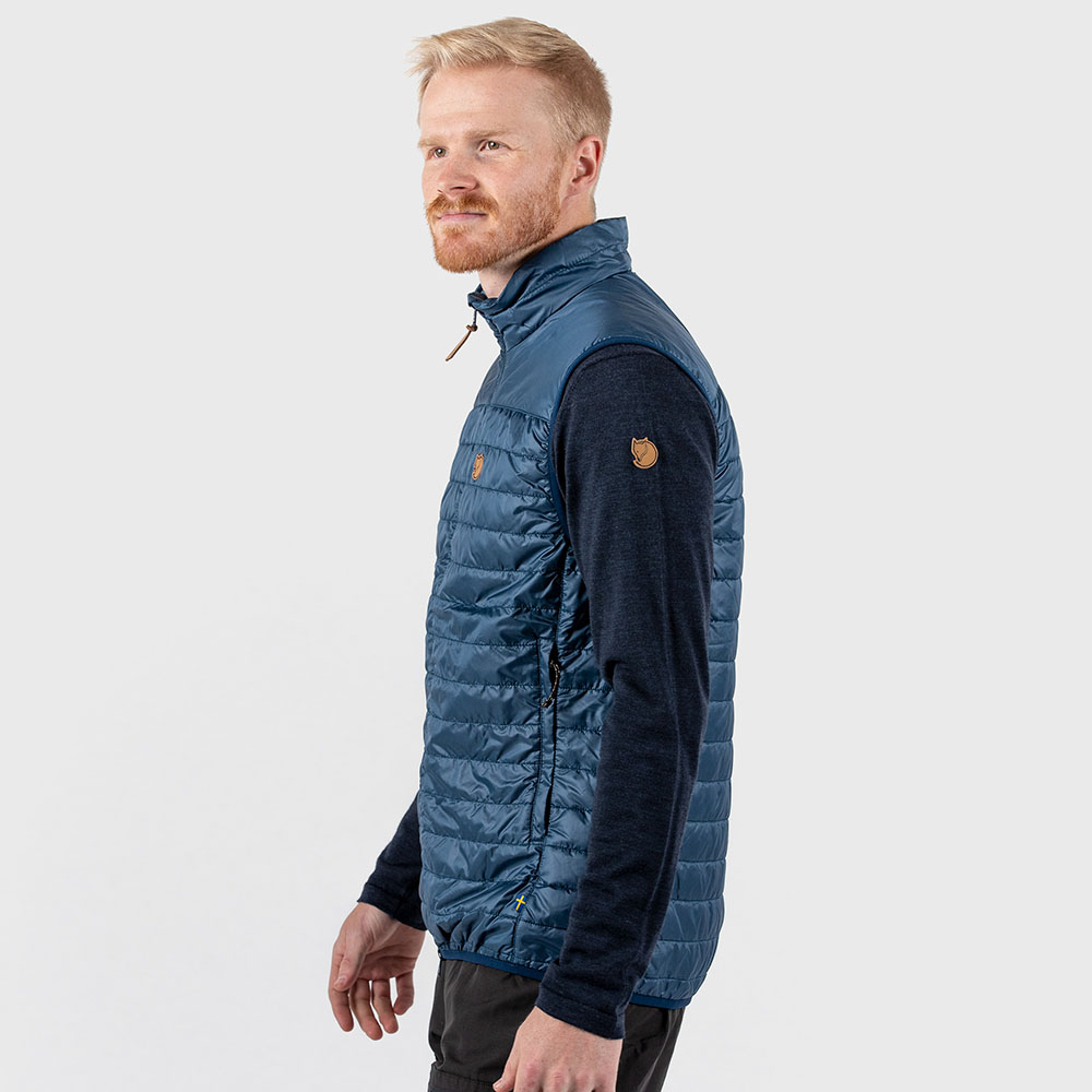 Fjallraven 北極狐 Abisko Padded Vest 男款化纖背心 黑 83775