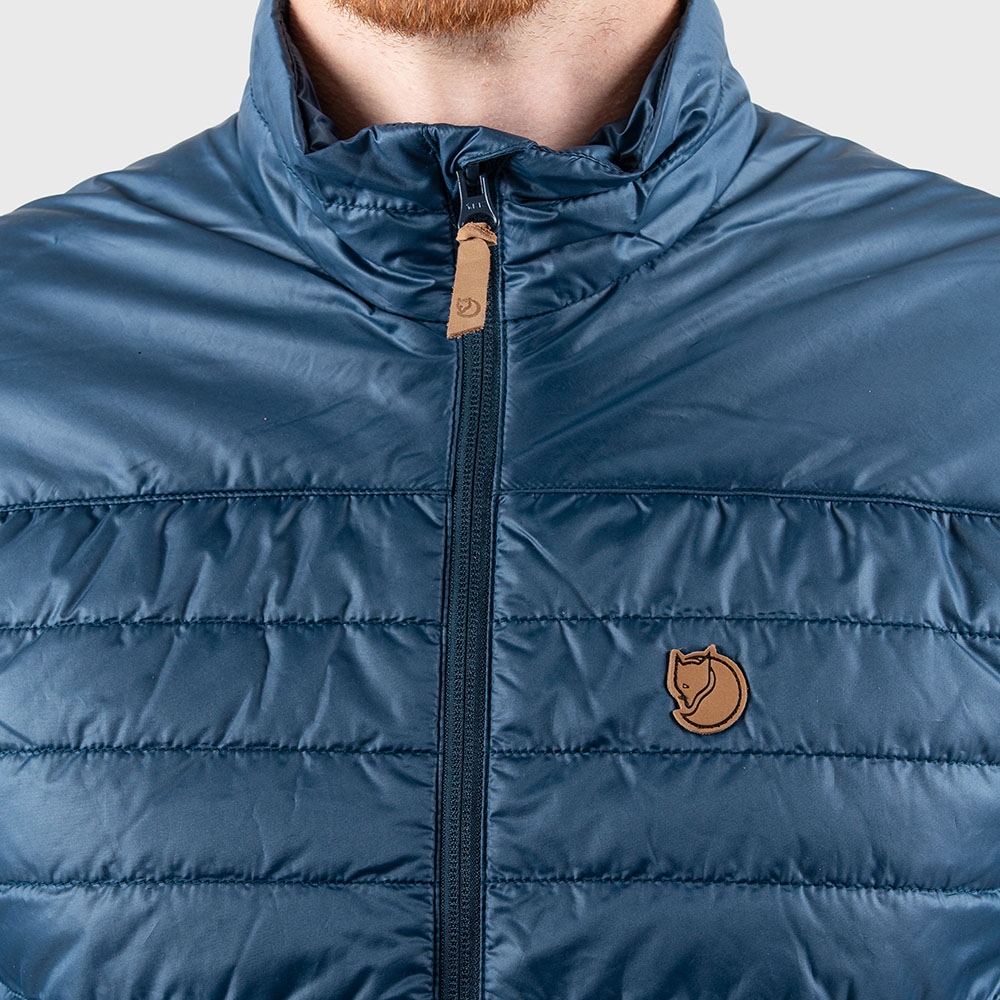 Fjallraven 北極狐 Abisko Padded Vest 男款化纖背心 黑 83775